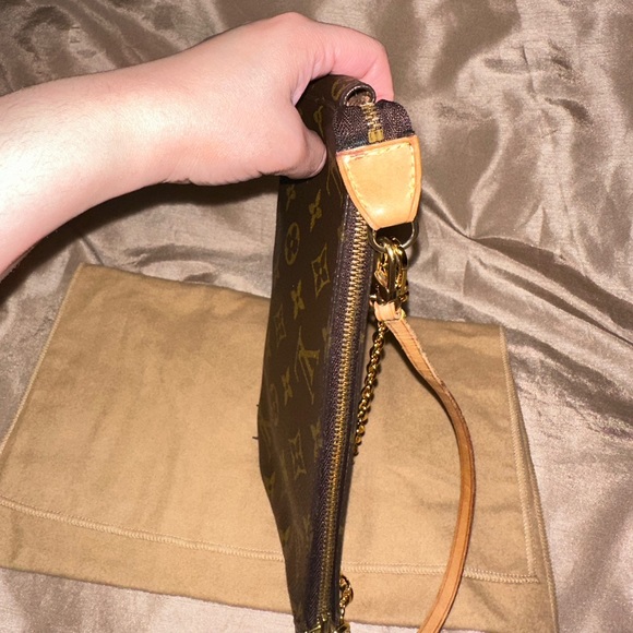 ❌SOLD❌Louis Vuitton Pochette Accessories - Picture 4 of 14